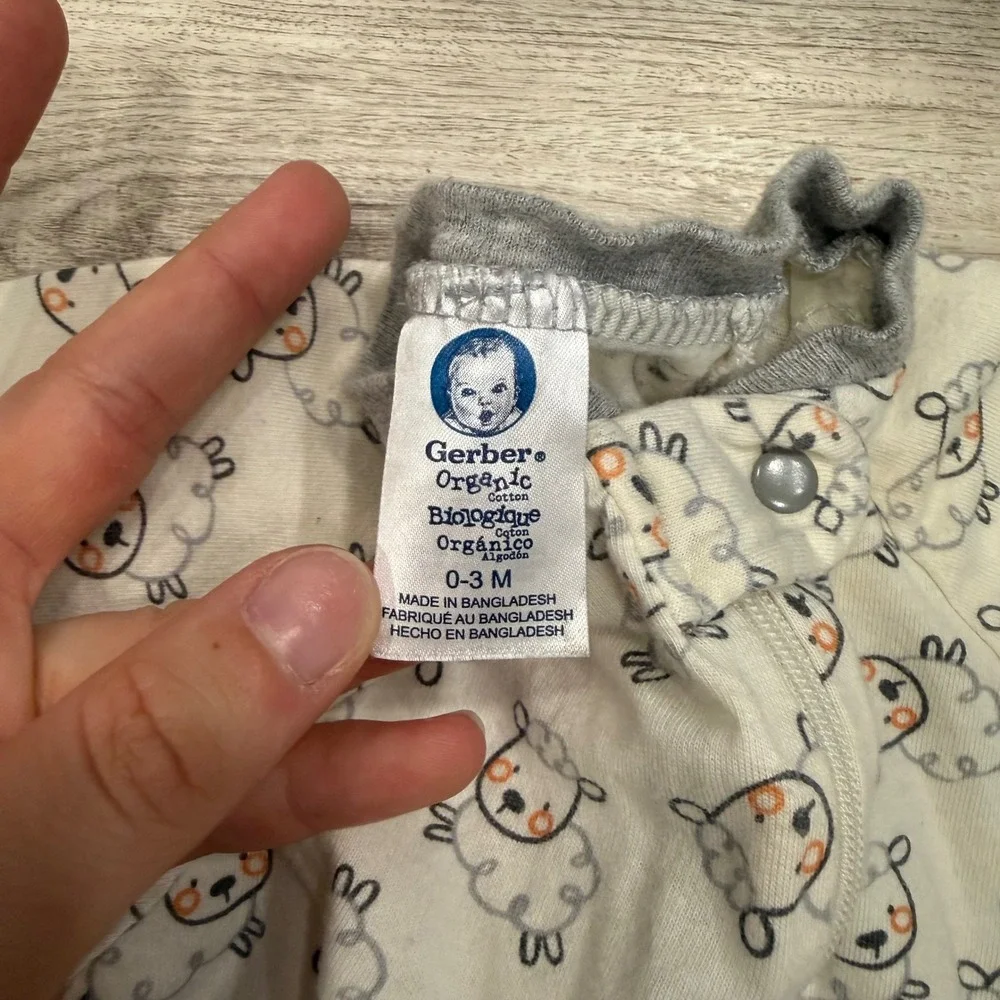 Gerber Organic Cotton Sheep Print Footed Sleeper Gray White 0-3 Months AA3